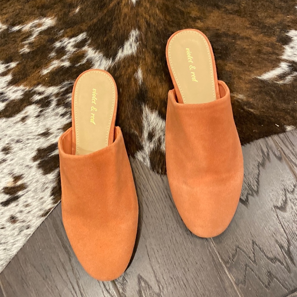 Violet & Red Suede Mule in Rose Peach